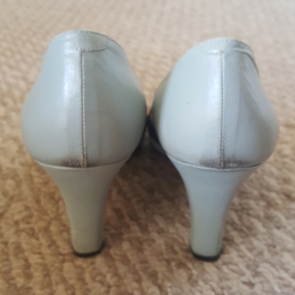 Paul & Joe Vintage Heels - Picture 3 of 10